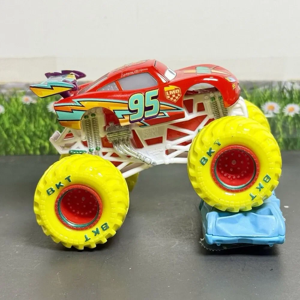 Disney Pixar Cars Custom Monster Jam Truck RTC Lightning McQueen 1:64
